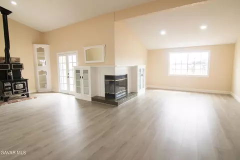 Living - 40906 E 159th St, Lake Los Angeles, CA 93535 photo 1 of 6