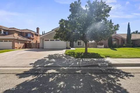 Exterior - 42450 W 56th St, Lancaster, CA 93536 photo 1 of 8