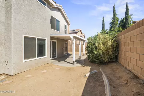 Exterior - 42450 W 56th St, Lancaster, CA 93536 photo 5 of 8