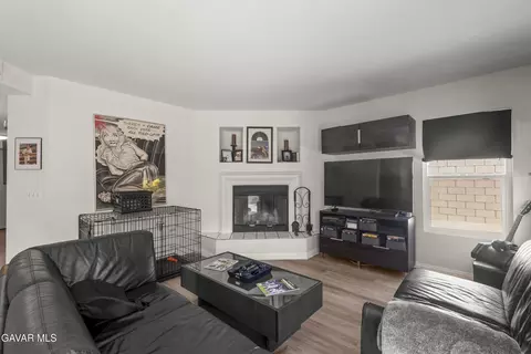 Living - 42450 W 56th St, Lancaster, CA 93536 photo 5 of 5