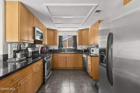 Kitchen - 42450 W 56th St, Lancaster, CA 93536 photo 2 of 5
