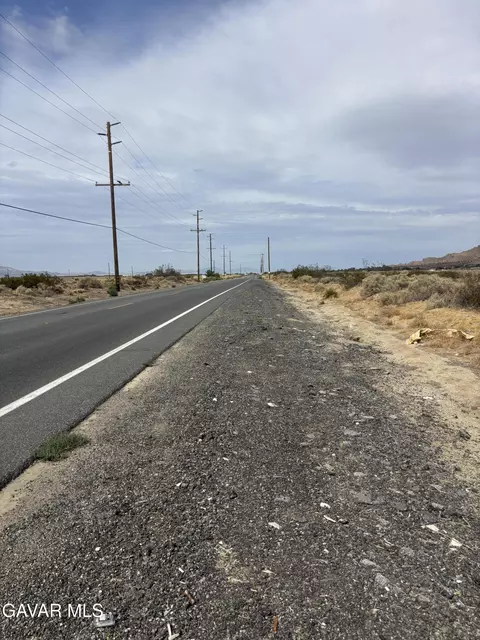 172 E Palmdale Blvd, Palmdale, CA 93550 photo 5