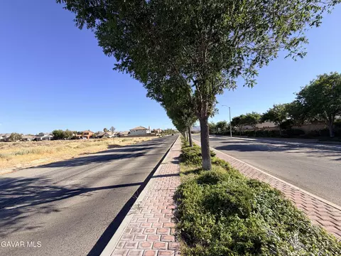 40 Th Ste Vic Avenue J8 Ste, Lancaster, CA 93535 photo 5