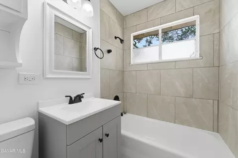 Bath - 38738 E 36th St, Palmdale, CA 93550 photo 3 of 5