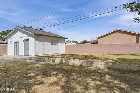 Exterior - 38738 E 36th St, Palmdale, CA 93550 photo 4 of 6