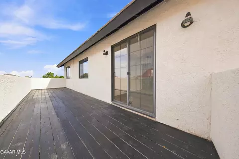 Exterior - 2001 Comstock Ct, Palmdale, CA 93551 photo 4 of 5