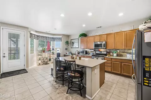 Kitchen - 44853 Normandy Ln, Lancaster, CA 93536 photo 3 of 4