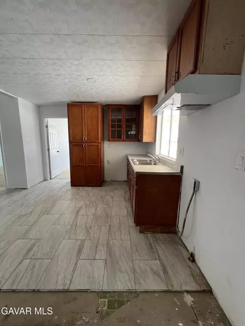Kitchen - 6555 E Ave H, Lancaster, CA 93535 photo 1 of 1