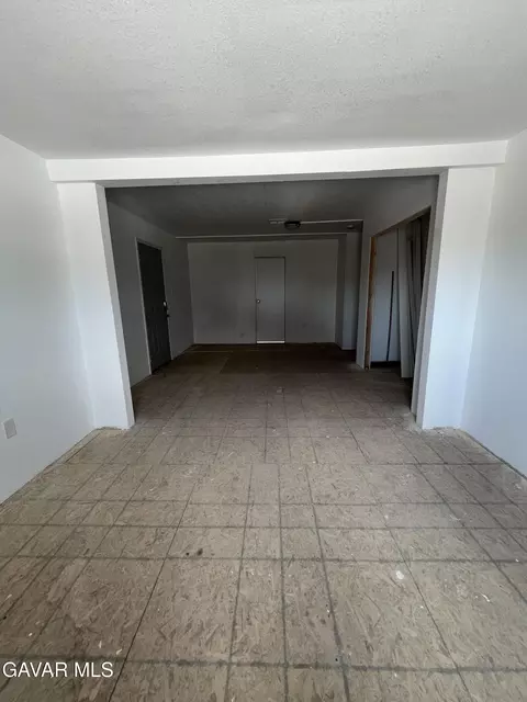 Living - 6555 E Ave H, Lancaster, CA 93535 photo 3 of 5