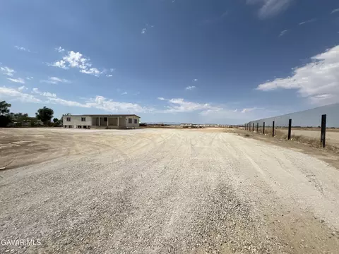 Exterior - 6555 E Ave H, Lancaster, CA 93535 photo 2 of 7