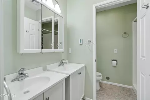 Bath - 31840 Cedarcroft Rd, Acton, CA 93510 photo 2 of 2