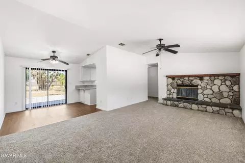 Living - 39514 E 167th St, Palmdale, CA 93591 photo 2 of 3
