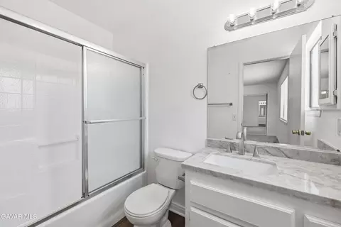 Bath - 39514 E 167th St, Palmdale, CA 93591 photo 2 of 2