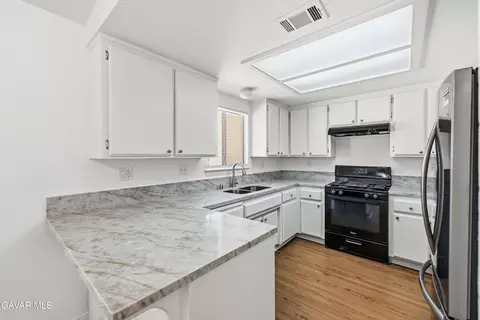 Kitchen - 39514 E 167th St, Palmdale, CA 93591 photo 2 of 4