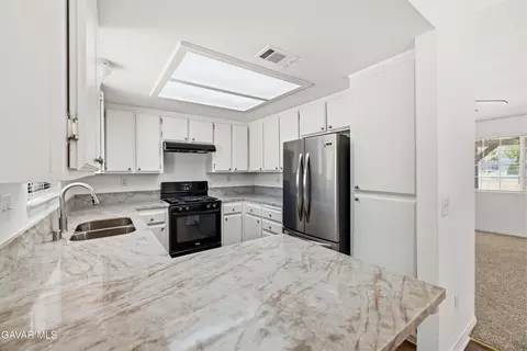 Kitchen - 39514 E 167th St, Palmdale, CA 93591 photo 1 of 4