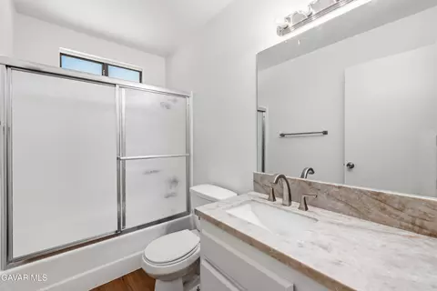 Bath - 39514 E 167th St, Palmdale, CA 93591 photo 1 of 2