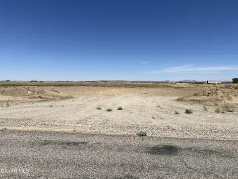 E 50th Street, Lancaster, CA 93535 photo 3