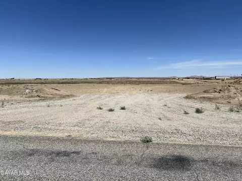 E 50th Street, Lancaster, CA 93535 photo 2