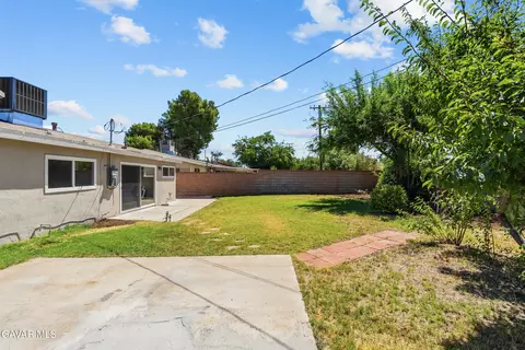 Exterior - 512 E Lingard St, Lancaster, CA 93535 photo 8 of 9