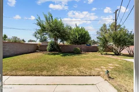 Exterior - 512 E Lingard St, Lancaster, CA 93535 photo 3 of 9
