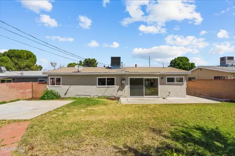 Exterior - 512 E Lingard St, Lancaster, CA 93535 photo 7 of 9