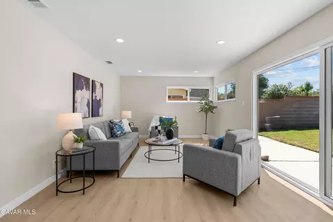 Living - 512 E Lingard St, Lancaster, CA 93535 photo 2 of 4