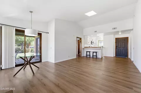 Living - 28881 Shannon Ct #27, Tehachapi, CA 93561 photo 3 of 3
