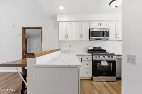 Kitchen - 28881 Shannon Ct #27, Tehachapi, CA 93561 photo 1 of 2