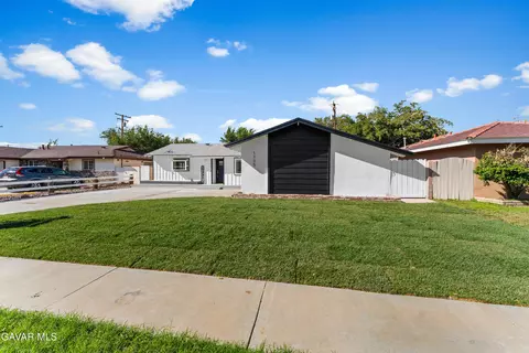 1735 W Jenner St, Lancaster, CA 93534