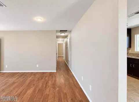 Entry Way - 40205 E 162nd St, Palmdale, CA 93591 photo 1 of 2