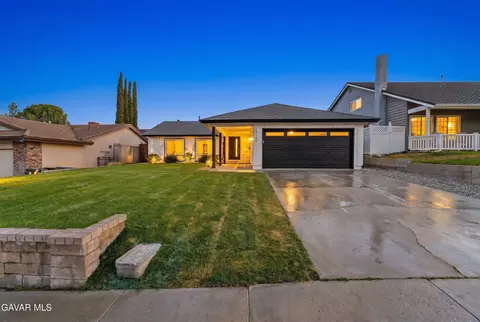 29147 Lotusgarden Dr, Canyon Country, CA 91387