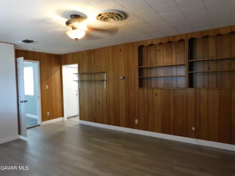 Living - 332 Perdew Ave, Ridgecrest, CA 93555 photo 5 of 5