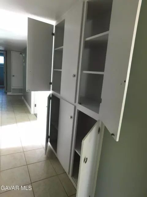 Entry Way - 332 Perdew Ave, Ridgecrest, CA 93555 photo 4 of 4