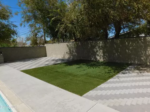 Exterior - 332 Perdew Ave, Ridgecrest, CA 93555 photo 14 of 21
