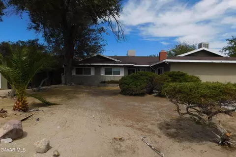 Exterior - 332 Perdew Ave, Ridgecrest, CA 93555 photo 3 of 21
