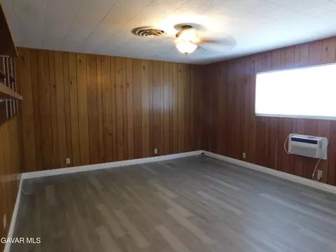 Living - 332 Perdew Ave, Ridgecrest, CA 93555 photo 3 of 5
