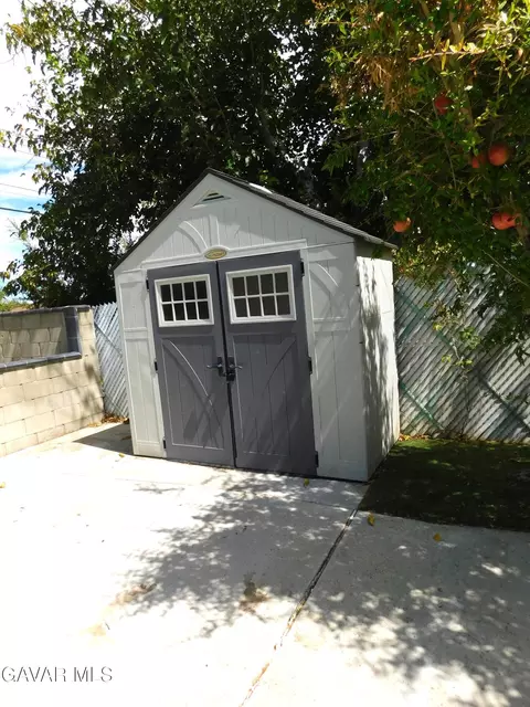 Exterior - 332 Perdew Ave, Ridgecrest, CA 93555 photo 11 of 21