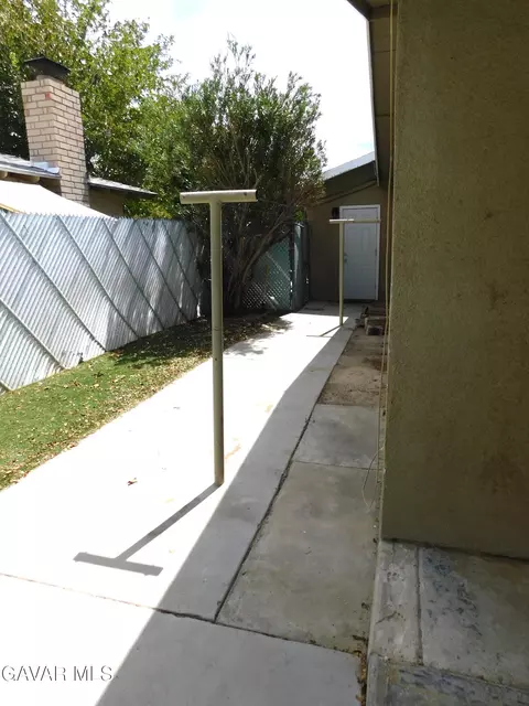 Exterior - 332 Perdew Ave, Ridgecrest, CA 93555 photo 8 of 21