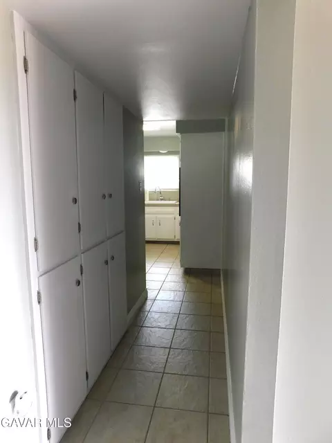 Entry Way - 332 Perdew Ave, Ridgecrest, CA 93555 photo 3 of 4