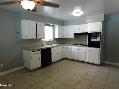 Kitchen - 332 Perdew Ave, Ridgecrest, CA 93555 photo 2 of 3