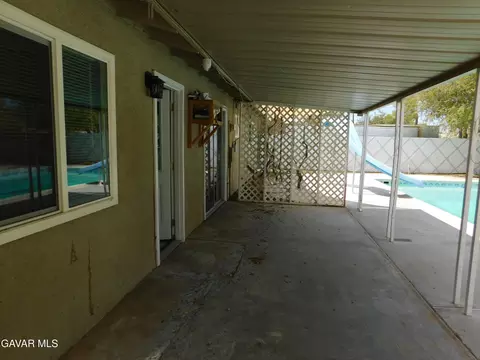 Exterior - 332 Perdew Ave, Ridgecrest, CA 93555 photo 10 of 21