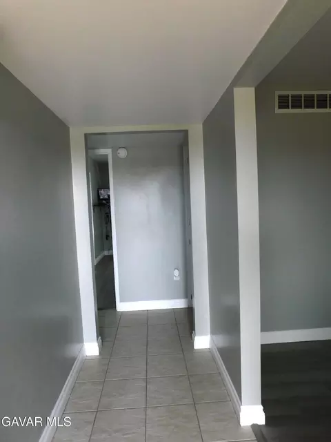 Entry Way - 332 Perdew Ave, Ridgecrest, CA 93555 photo 2 of 4