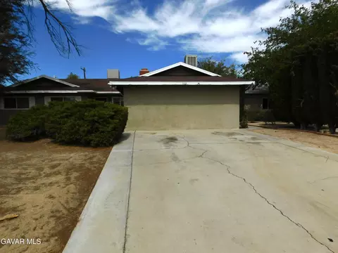 Exterior - 332 Perdew Ave, Ridgecrest, CA 93555 photo 5 of 21
