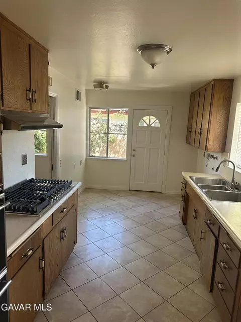 Kitchen - 44933 W 17th St, Lancaster, CA 93534 photo 3 of 4