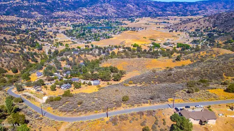 1 Fox Ridge Ct, Tehachapi, CA 93561 photo 2