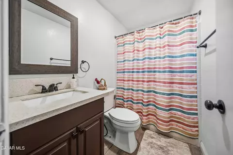 Bath - 2757 Emerald Ln, Lancaster, CA 93535 photo 1 of 2