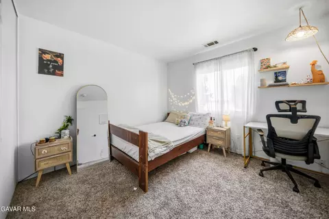 Bedroom - 2757 Emerald Ln, Lancaster, CA 93535 photo 5 of 7