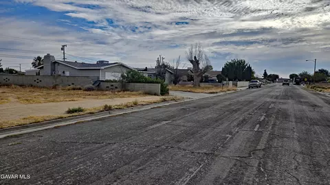 Tamarisk Avenue, Boron, CA 93516 photo 2