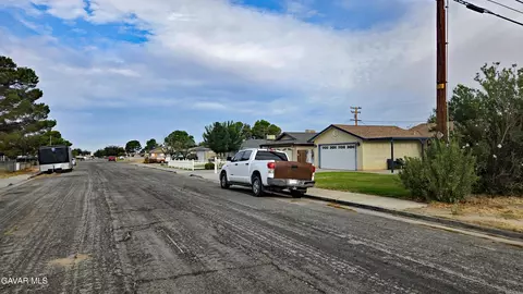 Tamarisk Avenue, Boron, CA 93516 photo 3