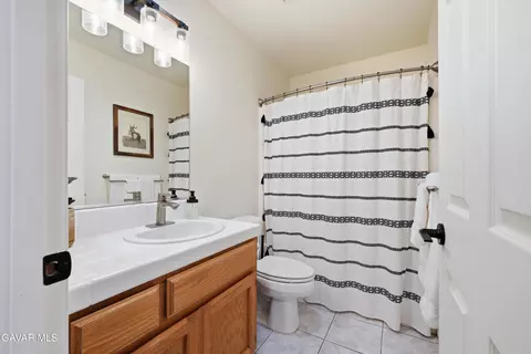 Bath - 23940 Coral Springs Ln, Tehachapi, CA 93561 photo 1 of 1